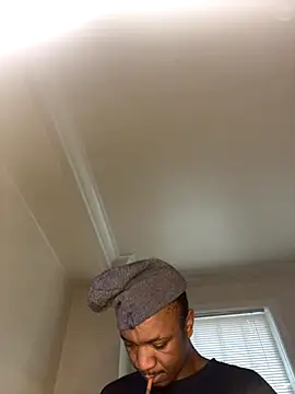 Snapshot of Letgeti chatting on 11.01.25 Letgeti online show from 11.01.25