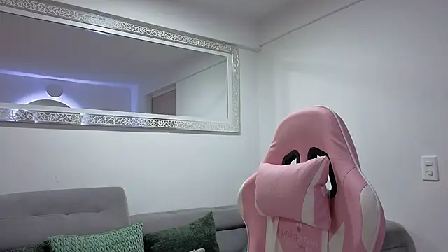 Snapshot of nelumbonucifera chatting on 11.08.25 nelumbonucifera online show from 11.08.25