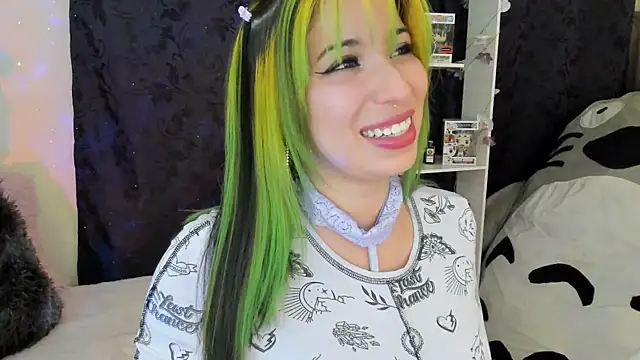 Snapshot of Laughing_Naty chatting on 02.18.25 Laughing Naty online show from 02.18.25