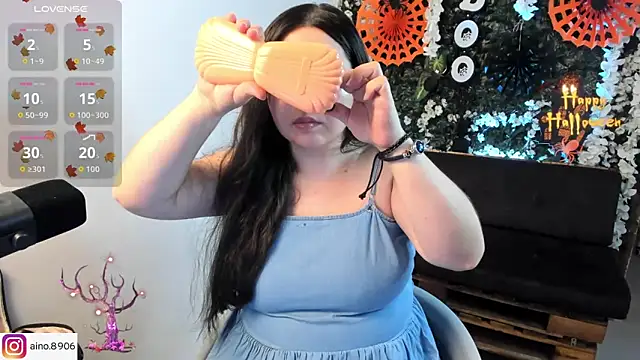 Snapshot of ainohacarter_89 chatting on 10.29.25 ainohacarter 89 online show from 10.29.25