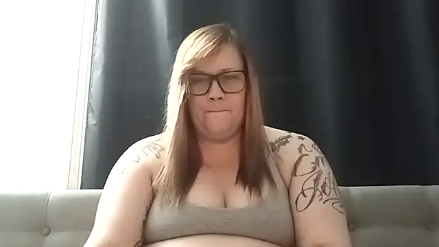 LIL NELLI online show from 10.26.25