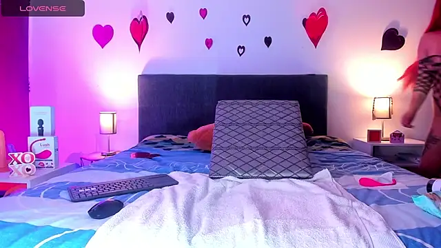 Snapshot of CamiGingerxx chatting on 02.16.25 CamiGingerxx online show from 02.16.25