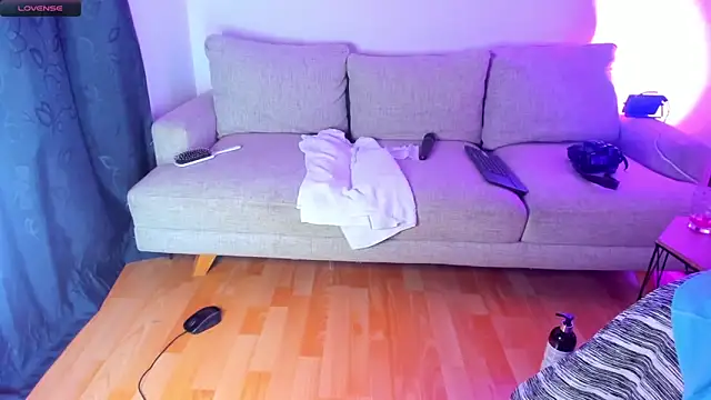 Snapshot of CamiGingerxx chatting on 03.22.25 CamiGingerxx online show from 03.22.25